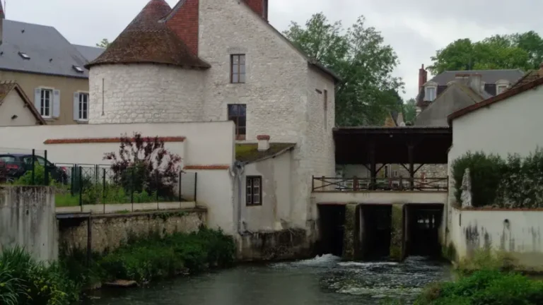 Développement durable grâce aux moulins : Patrimoine, Énergie verte, Ressource du futur, Hydroélectricité.